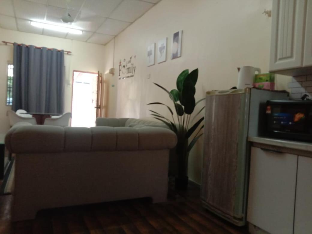 Homestay Tok Abah Seri Iskandar Bagian luar foto