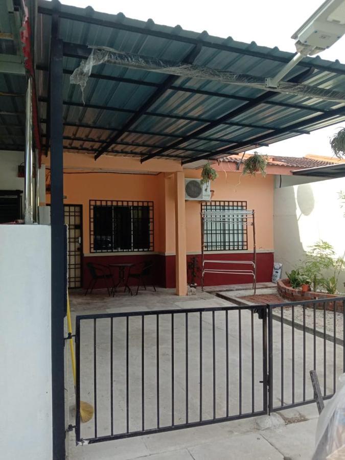 Homestay Tok Abah Seri Iskandar Bagian luar foto